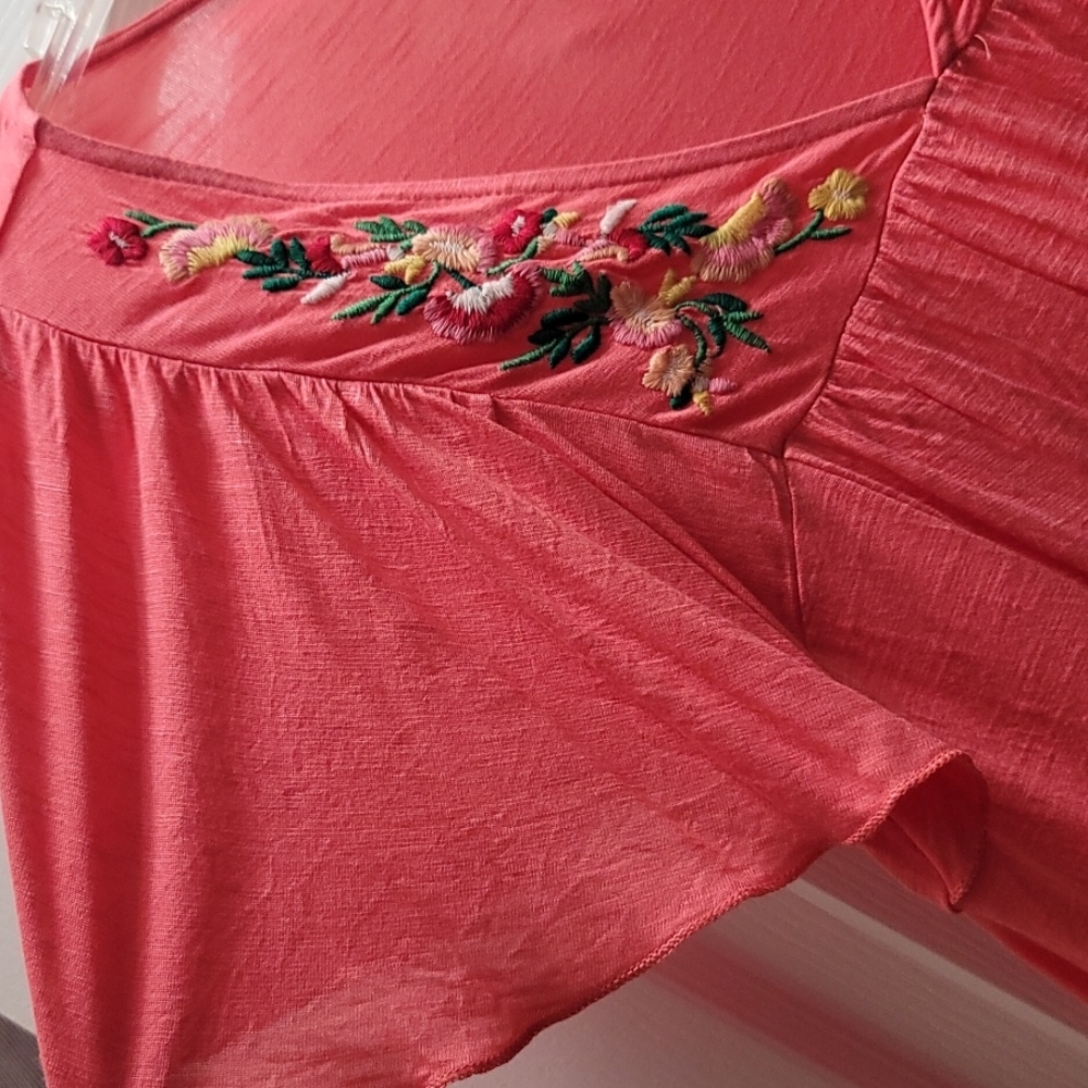 NWOT Shirt - Picture 3 of 6
